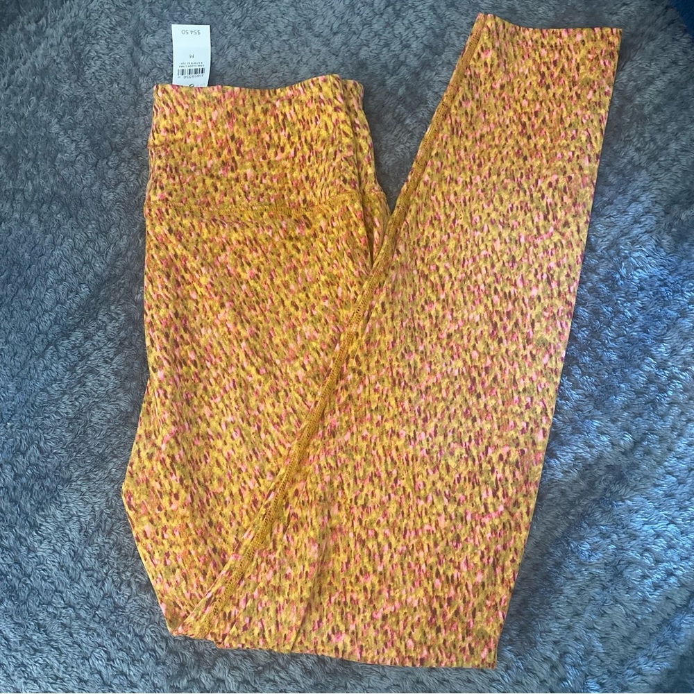 Lou & Grey leggings